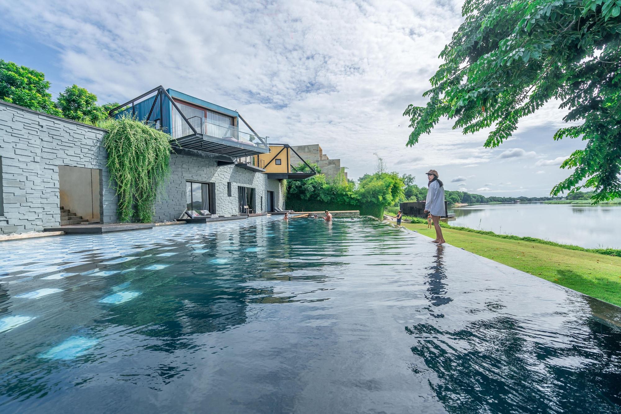 Hotel Cross River Kwai à Kanchanaburi Extérieur photo